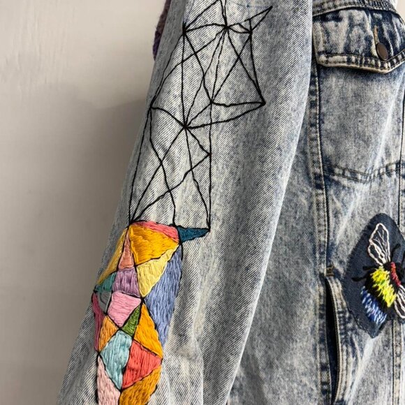 Decorated jean jacket - Picture 6 of 8